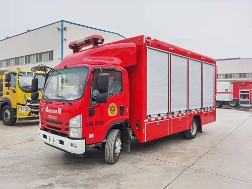 五十鈴700P裝備車